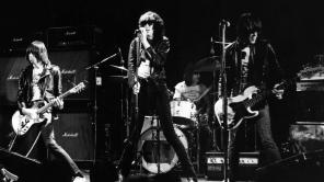 El primer disco de The Ramones fue lanzado el 23 de abril de 1976