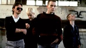 En el 2007 los editores de la revista Vanity Fair clasificaron la banda sonora original Trainspotting como la 7ma mejor en la historia del cine 