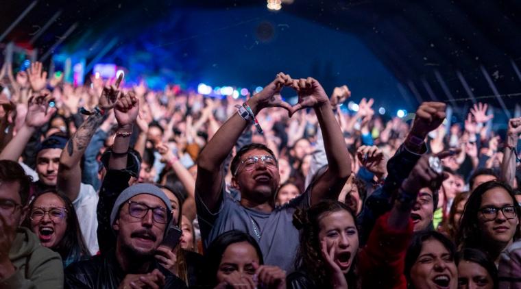 Festival Estéreo Picnic 2022 asistentes al evento disfrutando el show