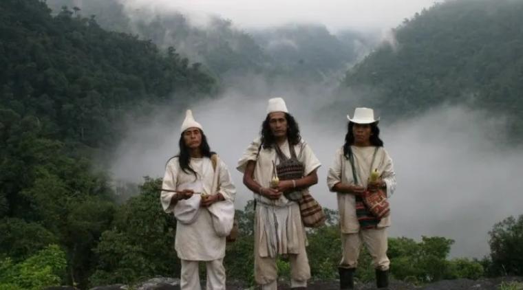Arhuacos en la Sierra.