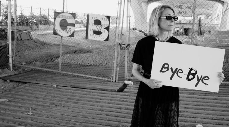 'Bye bye 25!', la canción protesta de Kim Gordon contra Trump | Foto: Video oficial