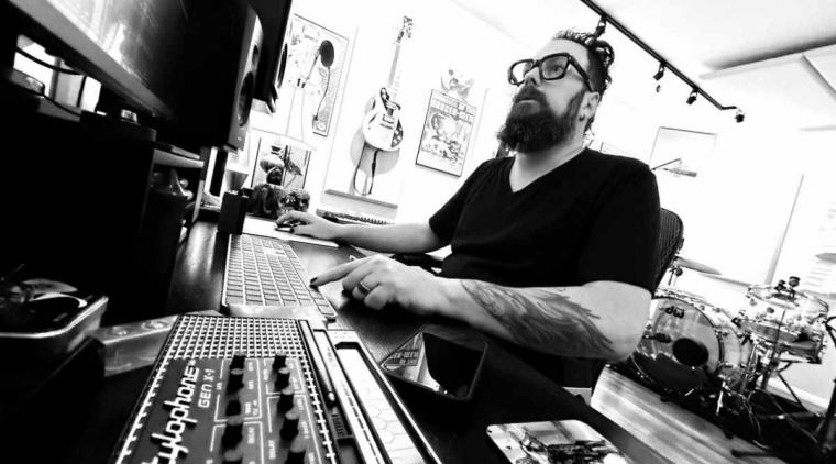 Ästra estrena su nuevo álbum ‘Exhibit 8’ 