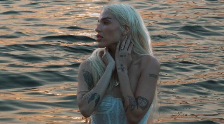Elena Rose presenta su nuevo sencillo ‘Sintigo’