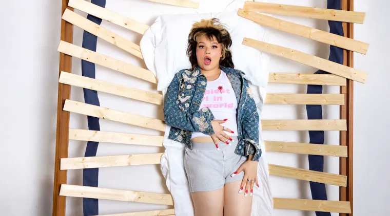Lola Young anuncia nuevo disco para septiembre | Foto: Conor Cunningham