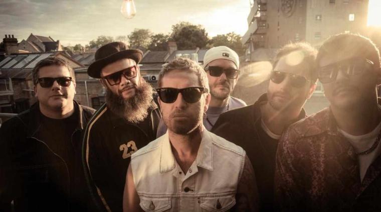 Kchiporros presenta nuevo álbum: ‘Todo el mundo está kaliente!’