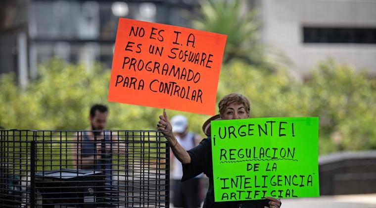 Actores de doblaje mexicanos exigen regulación de la IA | Foto de AFP