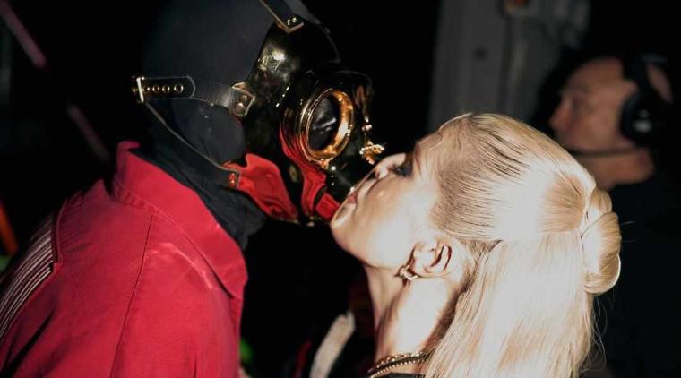 Sid Wilson y Kelly Osbourne se comprometieron