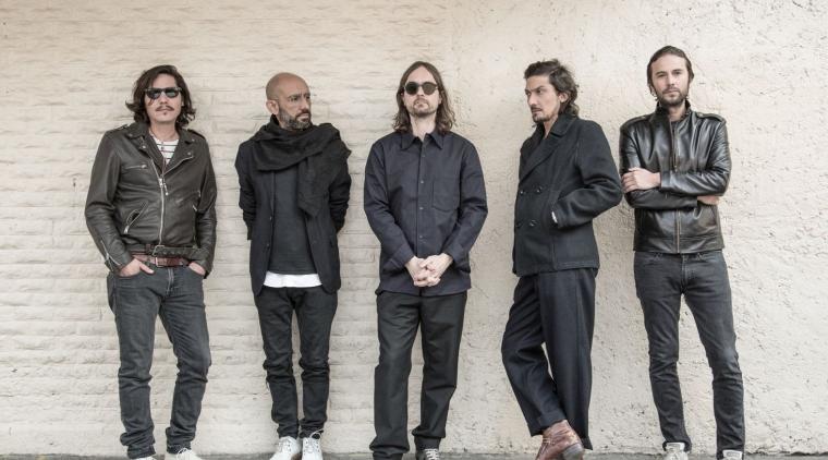 Zoé estrena su nuevo sencillo ‘Campo de fuerza’