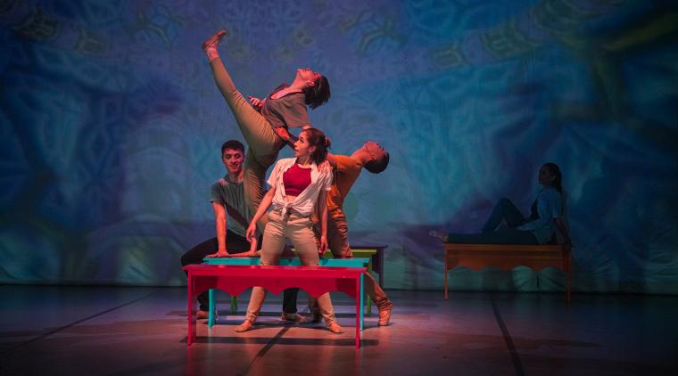 Obra ‘Color más’ en el Teatro Libre