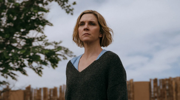 Rhea Seehorn como Carol Sturka en la serie Pluribus de Apple TV