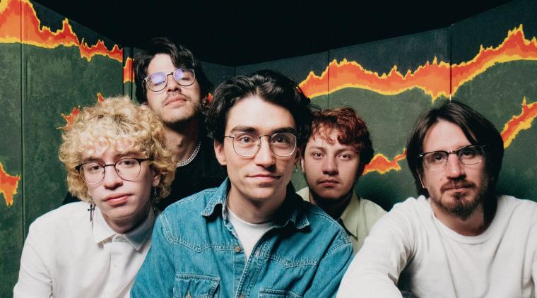 Casi lanza 'Si el Tiburón se Come el Cable': rock, cumbia y mitos bogotanos 