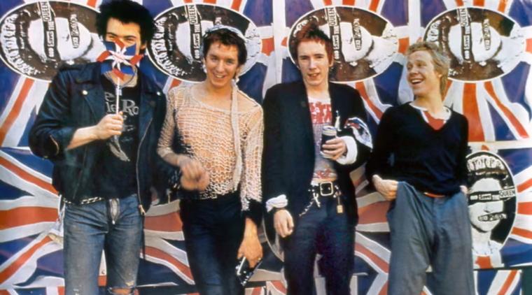 Esta es la historia del himno del punk: God save the Queen de los Sex Pistols. Foto de Barry Plummer en 1977