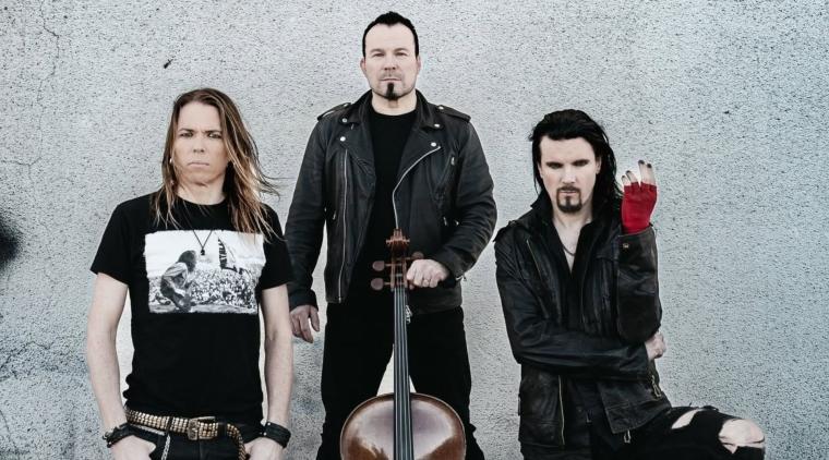 Apocalyptica, agrupación finlandesa que interpreta metal con violonchelos.