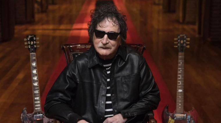 Charly García, músico y compositor argentino que protagonizará un documental de Netflix.