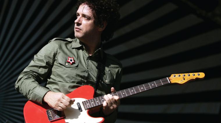 El 4 de abril de 2006, Gustavo Cerati lanzó el álbum "Ahí Vamos".