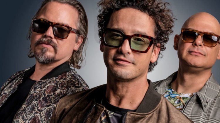 Los Amigos Invisibles.