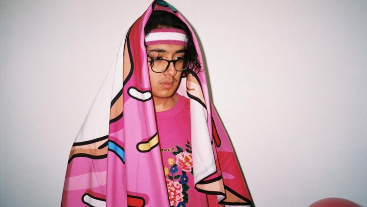 Cuco, el chicano que mezcla trap con jazz, dreampop y más.