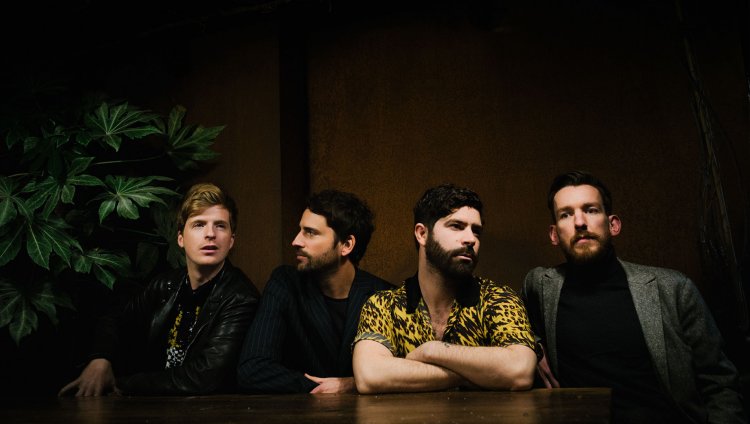 Foals. Foto de Alex Knowles tomada de NME.com