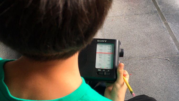 Taller de radio para niños 'Juguemos a la radio' en Medellín.
