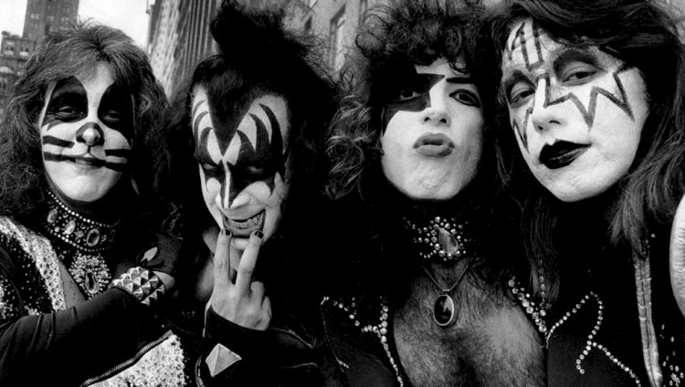 Kiss Asi Fue Su Primera Presentacion Con Maquillaje Radionica