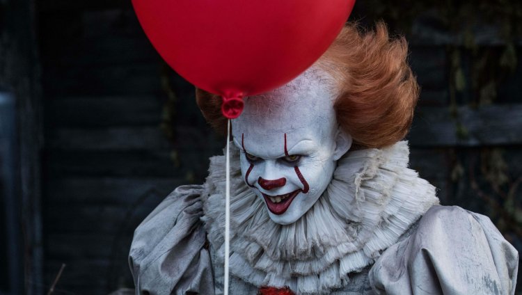 Bill Skarsgård como Pennywise. Foto tomada de NME.com
