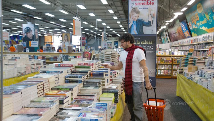 Foto tomada de Feria del Libro Foto tomada de Feria del Libro