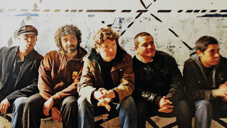 Así nació "Tu Sonrisa" de las 1280 Almas "Tu Sonrisa" pertenece al álbum "Pueblo Alimaña" de 2010.