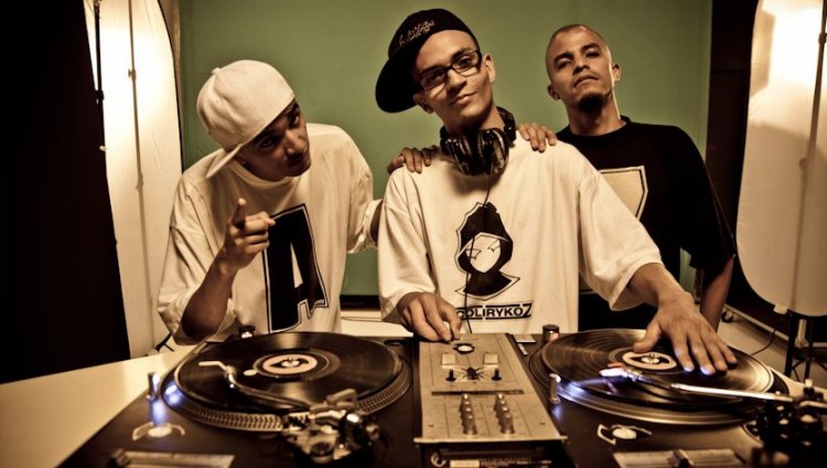 Entrevista Señal Radiónica: AlcolirykoZ Entrevista Señal Radiónica: AlcolirykoZ
