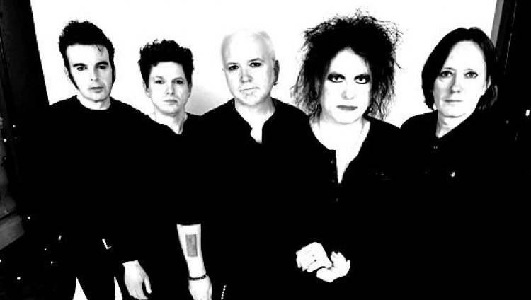 The Cure anuncia el lanzamiento de 2 álbumes para 2014 The Cure anuncia el lanzamiento de 2 álbumes para 2014