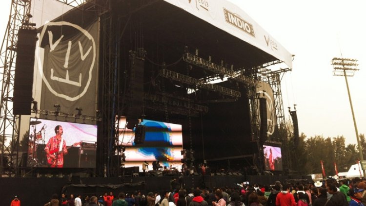 Estamos en el Festival Internacional Vive Latino 2013 Estamos en el Festival Internacional Vive Latino 2013