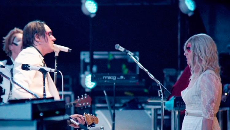 Arcade Fire estrena el vídeo de "We Exist" Arcade Fire estrena el vídeo de "We Exist"