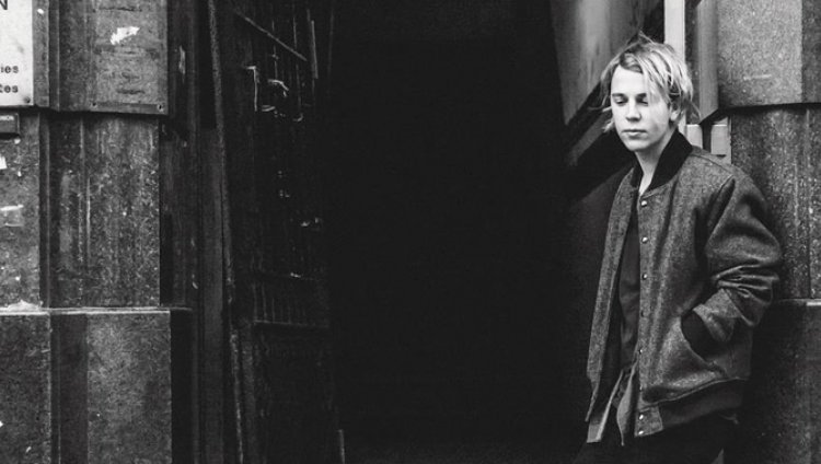 "Best Of Friends" en versión de Tom Odell "Best Of Friends" en versión de Tom Odell