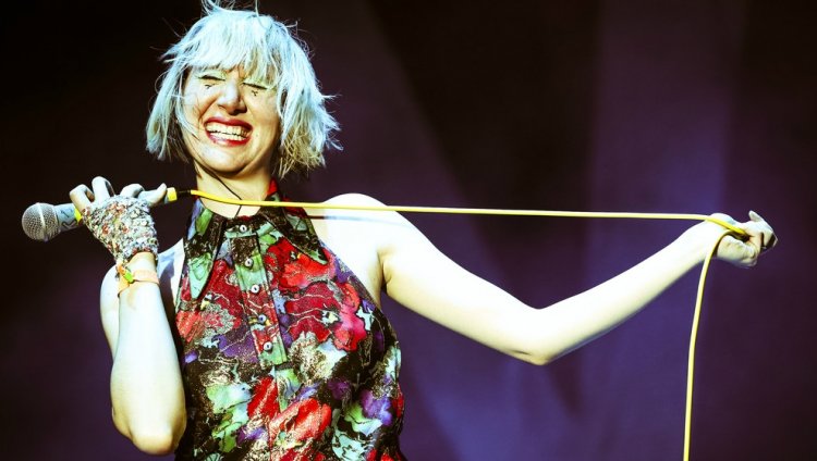 Karen O graba cover de Bob Marley Karen O graba cover de Bob Marley