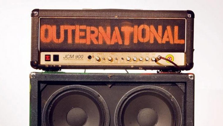 "For It All Now": lo nuevo de Outernational "For It All Now": lo nuevo de Outernational