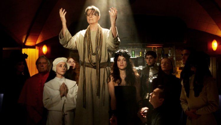 David Bowie lanza polémico vídeo para "The Next Day" David Bowie lanza polémico vídeo para "The Next Day"