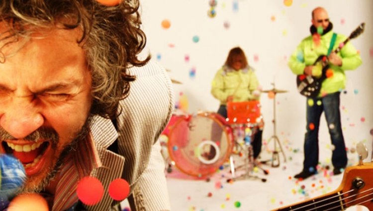 The Flaming Lips hacen una versión de "All You Need Is Love" The Flaming Lips hacen una versión de "All You Need Is Love"