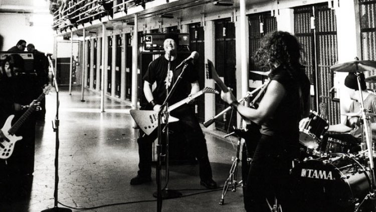 Metallica a la cárcel Metallica a la cárcel