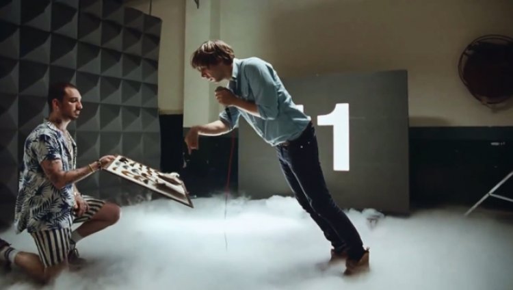 Phoenix estrena el vídeo de "Trying to be cool" Phoenix estrena el vídeo de "Trying to be cool"