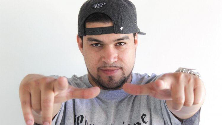 Así quedó el primer #RadiónicaTop25 del 2017 Ali Rey Montoya más conocido como Ali A.K.A Mind es un rapero independiente de Bogotá.