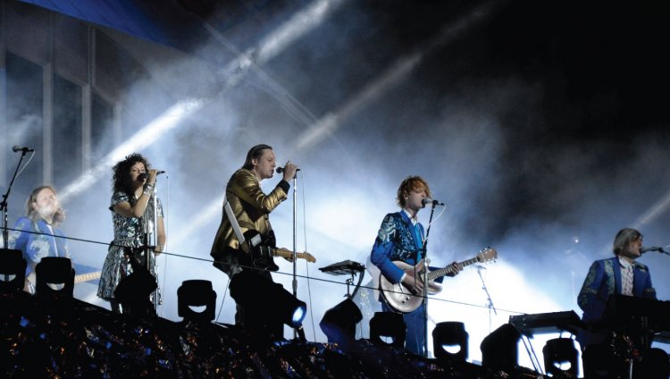 Arcade Fire versiona a Bruce Springsteen con "Born in the USA" Arcade Fire en vivo. Foto tomada de Loud.cl