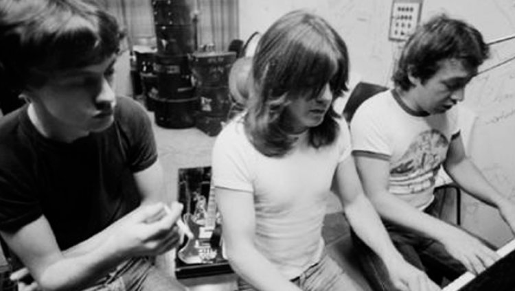 Vuelve la Marcus Hook Roll Band de los hermanos Young Vuelve la Marcus Hook Roll Band de los hermanos Young