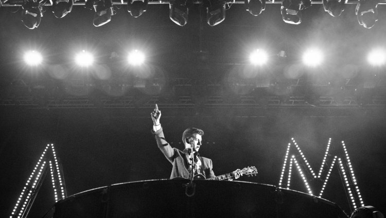 Arctic Monkeys homenajearon a Los Beatles Arctic Monkeys homenajearon a Los Beatles