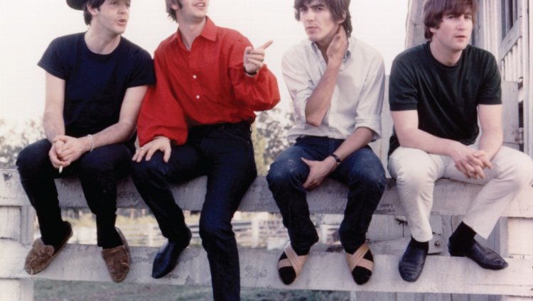 5 PM, la hora en que más se escucha a The Beatles en el streaming El día que más se escucha a The Beatles en Spotify es el jueves.
