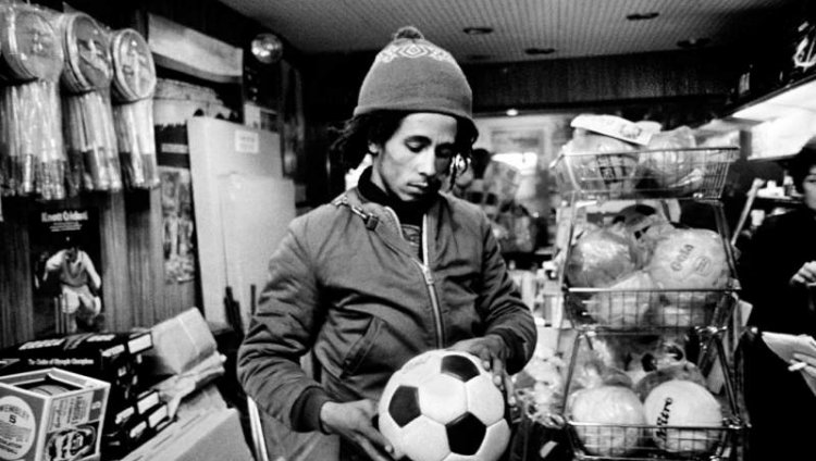 Bob: fútbol y música Al máximo referente de Jamaica le detectaron cáncer después de sufrir una lesión durante un partido.