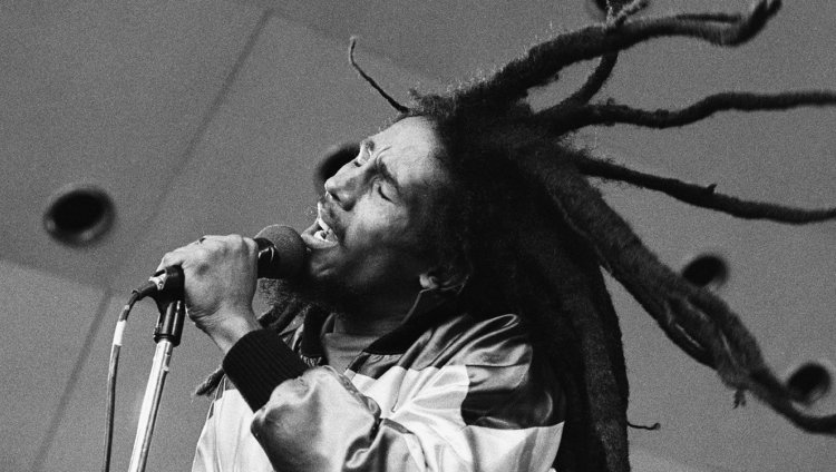 No hay mejor revolución que el amor "Emancípense de la esclavitud mental, nadie salvo ustedes pueden liberar su mente" (Redemption Song)
