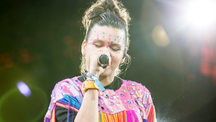 La canción colombiana del 2017 (hasta el momento) Li Saumet de Bomba Estéreo. Getty Images.