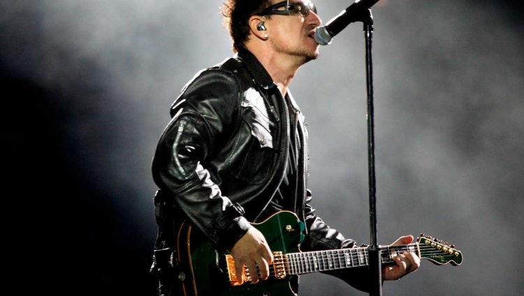 Bono: una figura complicada Bono se llama Paul David Hewson y ha sido nominado 3 veces al Premio Nobel de Paz.