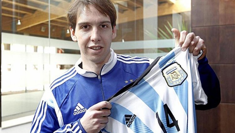 Alan Brandi juega el Mundial de Futsal con Argentina y sueña con ser periodista Alan Brandi. Foto cortesía de afa.com.ar