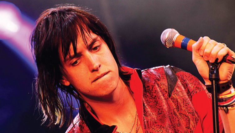 Julian Casablancas vuelve a versionar a The Velvet Underground "Vinyl" fue estrenada el 14 de marzo y cuenta, además de Casablancas, con la participación musical de artistas como Iggy Pop y The Arcs.