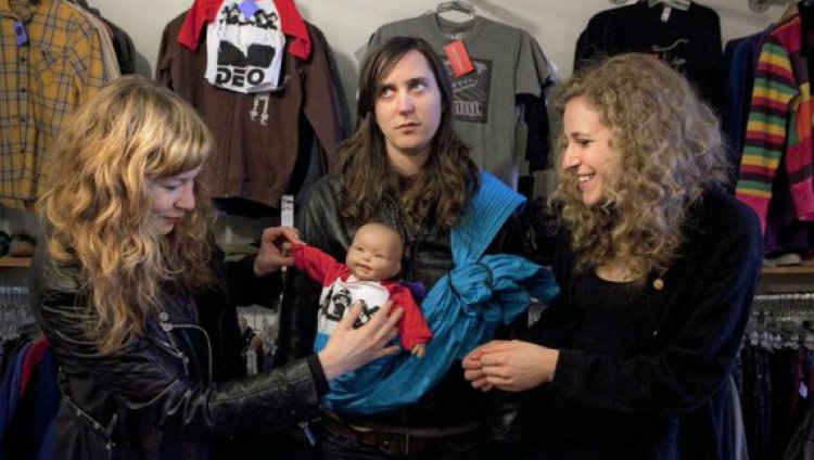 CHILDBIRTH, mujeres hablando por y para las mujeres CHILDBIRTH, mujeres hablando por y para las mujeres